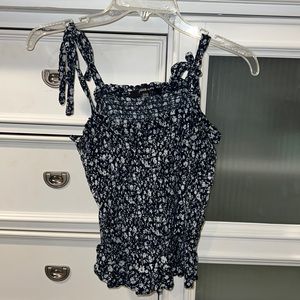 Sugar + Lips Scrunch Floral Top | Gently Worn | Large